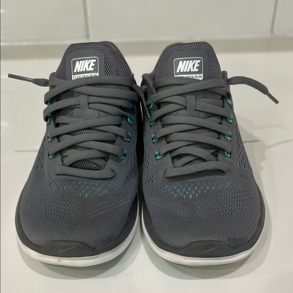 Nike Women's Athletic Shoes in Gray and Teal - Picture 2 of 6